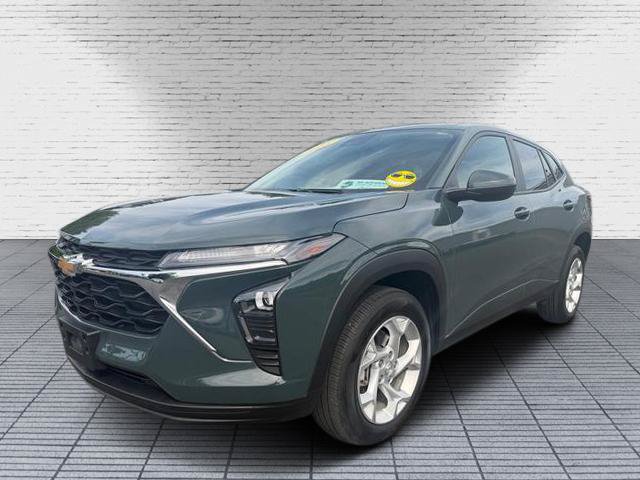Used 2025 Chevrolet Trax LS w/ LS Convenience Package FWD image 8