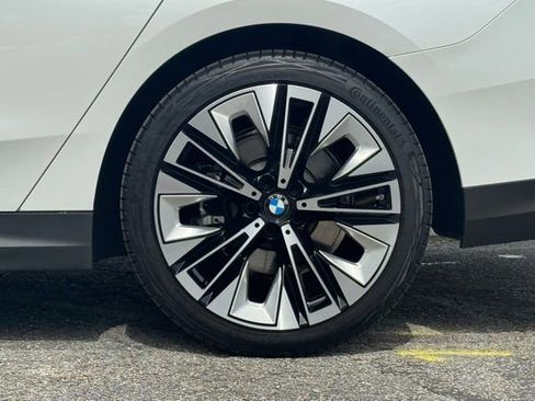 Certified 2024 BMW 530i xDrive w/ Executive Package image 4