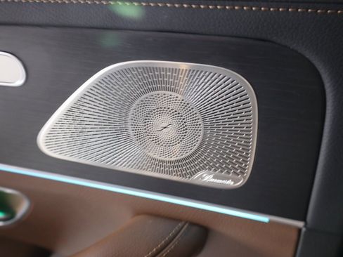 Used 2025 Mercedes-Benz GLS 450 4MATIC w/ AMG Line Exterior image 40