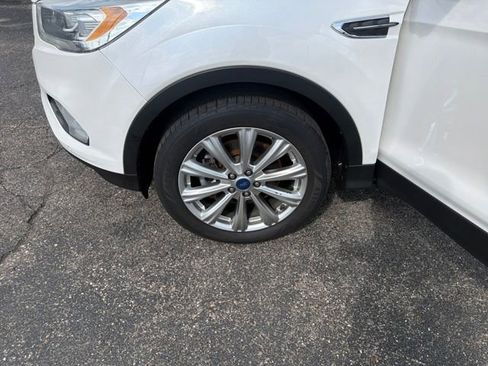 Used 2018 Ford Escape Titanium w/ Ford Safe & Smart Package image 32