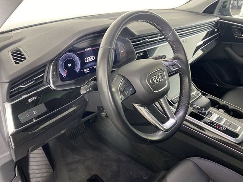 Used 2019 Audi Q8 Premium Plus w/ Premium Plus image 13