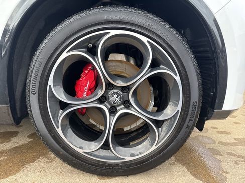 Used 2024 Alfa Romeo Stelvio Veloce image 22