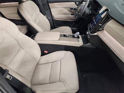 New 2026 Volvo XC90 B6 Plus w/ Protection Package Premier image 3