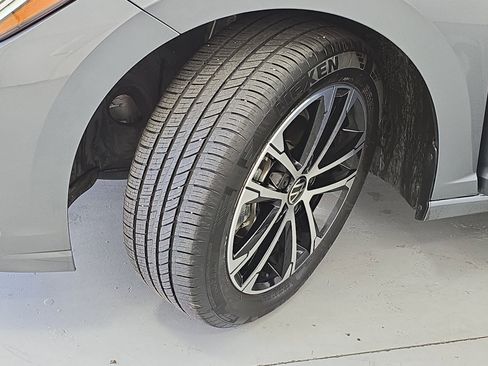 Certified 2025 Volkswagen Jetta Sport image 31