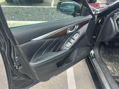Used 2018 INFINITI Q50 Luxe w/ Cargo Package (L95) AWD/4WD image 9