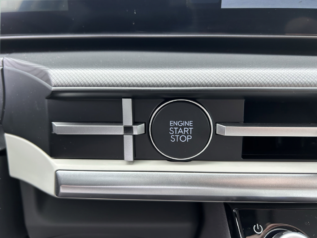 New 2026 Hyundai Santa Fe SE FWD image 21
