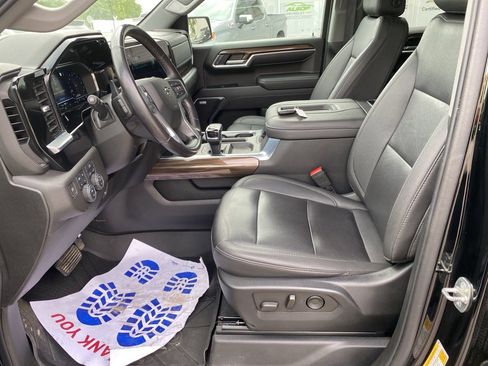 Used 2022 Chevrolet Silverado 1500 RST w/ Convenience Package II image 16