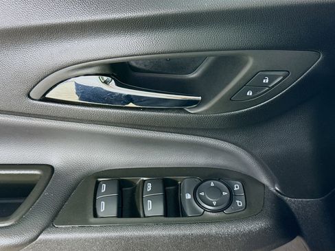 Used 2024 Chevrolet Equinox LT image 20