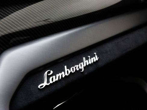 Used 2024 Lamborghini Urus Performante image 8