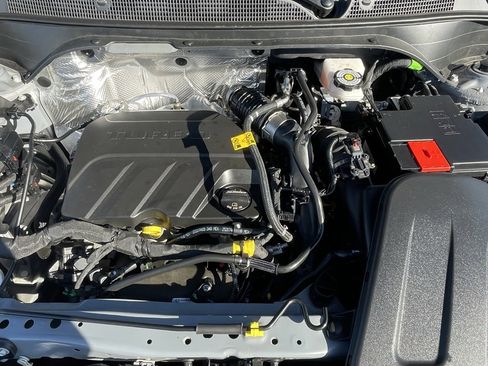 Used 2024 Buick Envista Preferred w/ Convenience II Package image 32