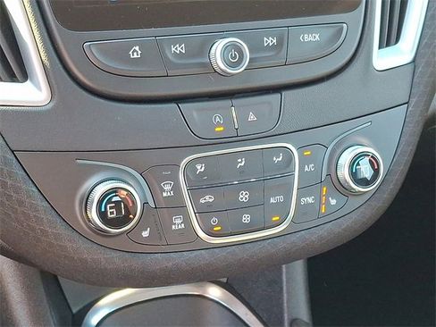 Used 2024 Chevrolet Malibu LT image 15