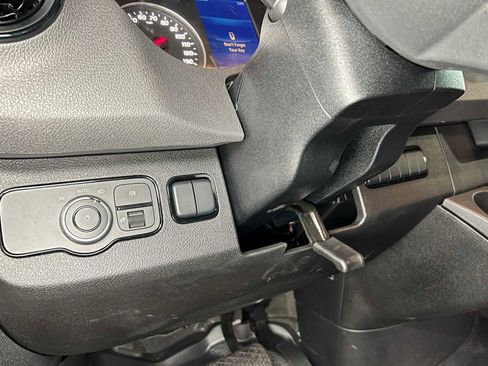 Used 2025 Mercedes-Benz Sprinter 2500 image 23