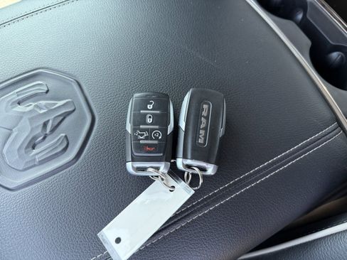 Used 2020 RAM 1500 Laramie AWD/4WD image 36