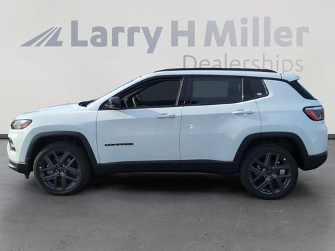 New 2026 Jeep Compass Latitude image 2