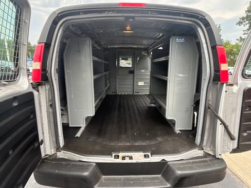 Used 2014 GMC Savana 2500 RWD image 17