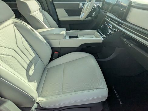 Certified 2025 Hyundai Santa Fe SEL image 19