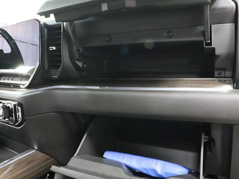 Used 2022 Chevrolet Silverado 1500 RST w/ Convenience Package II AWD/4WD image 29