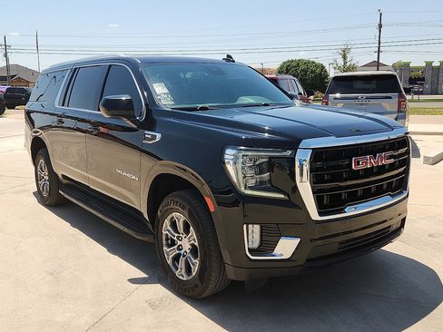 Used 2023 GMC Yukon XL SLE RWD image 4