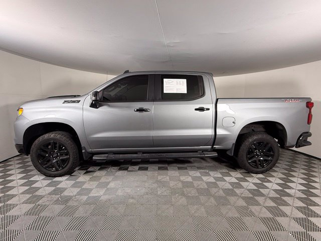 Used 2023 Chevrolet Silverado 1500 LT Trail Boss w/ Convenience Package II AWD/4WD image 3