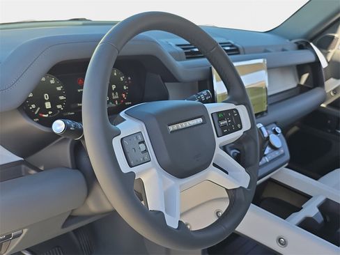 New 2025 Land Rover Defender 130 X-Dynamic SE image 17