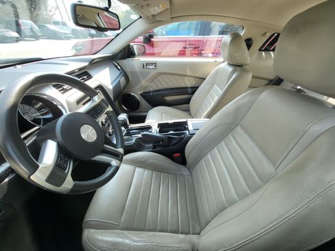 Used 2010 Ford Mustang Coupe RWD image 10