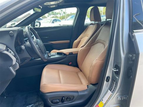 Used 2025 Lexus UX 300h FWD image 12
