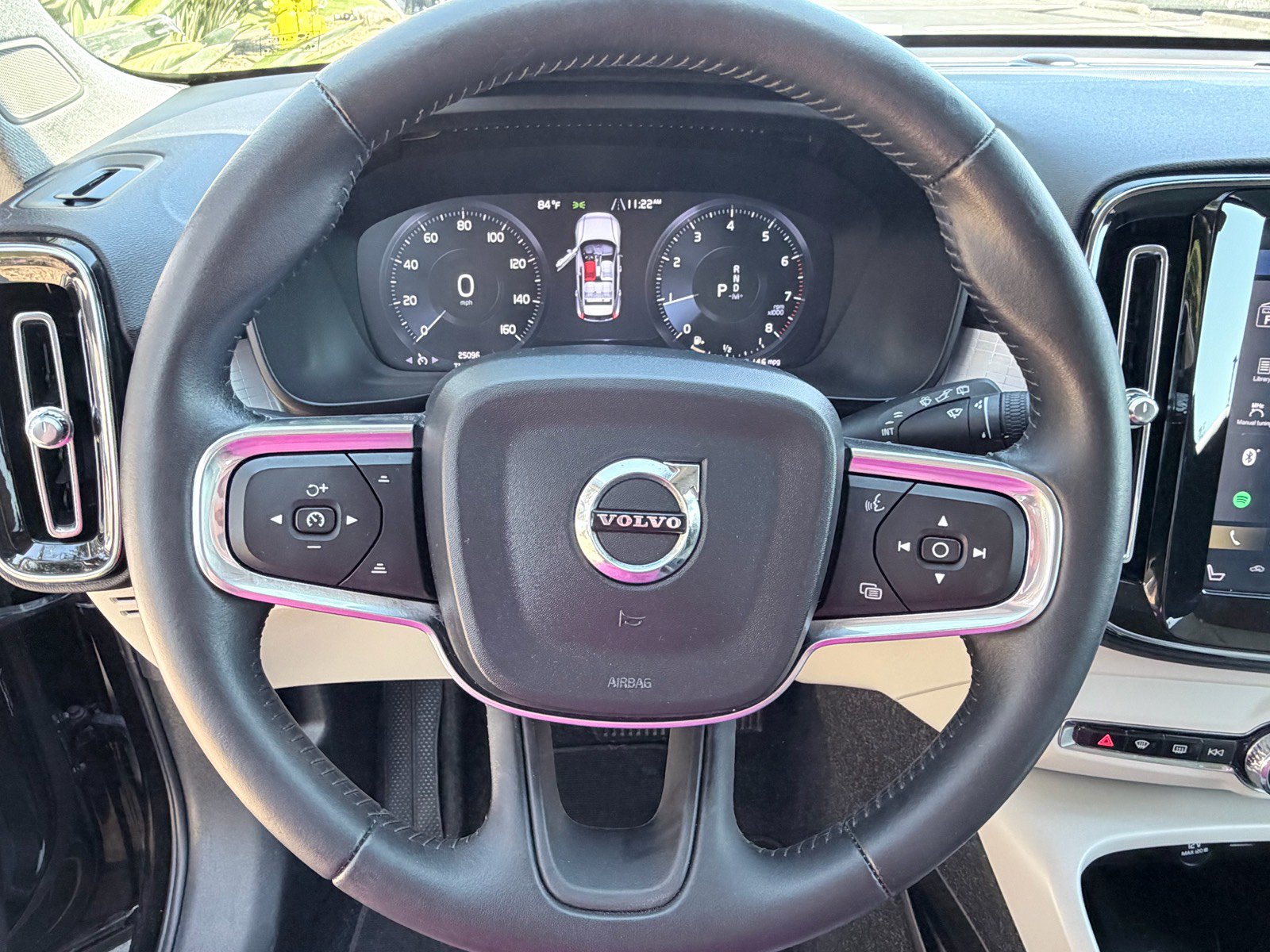 Used 2020 Volvo XC40 T4 Momentum FWD image 14