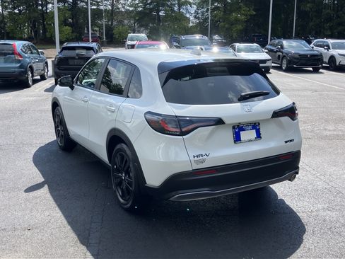Used 2027 Honda HR-V Sport image 8