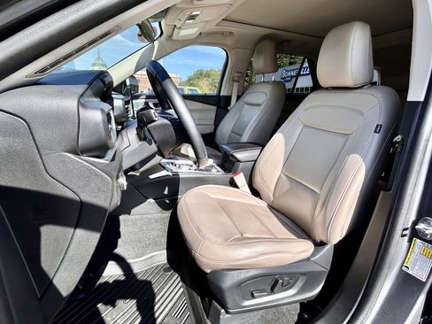 Used 2023 Ford Explorer XLT w/ Equipment Group 202A image 22