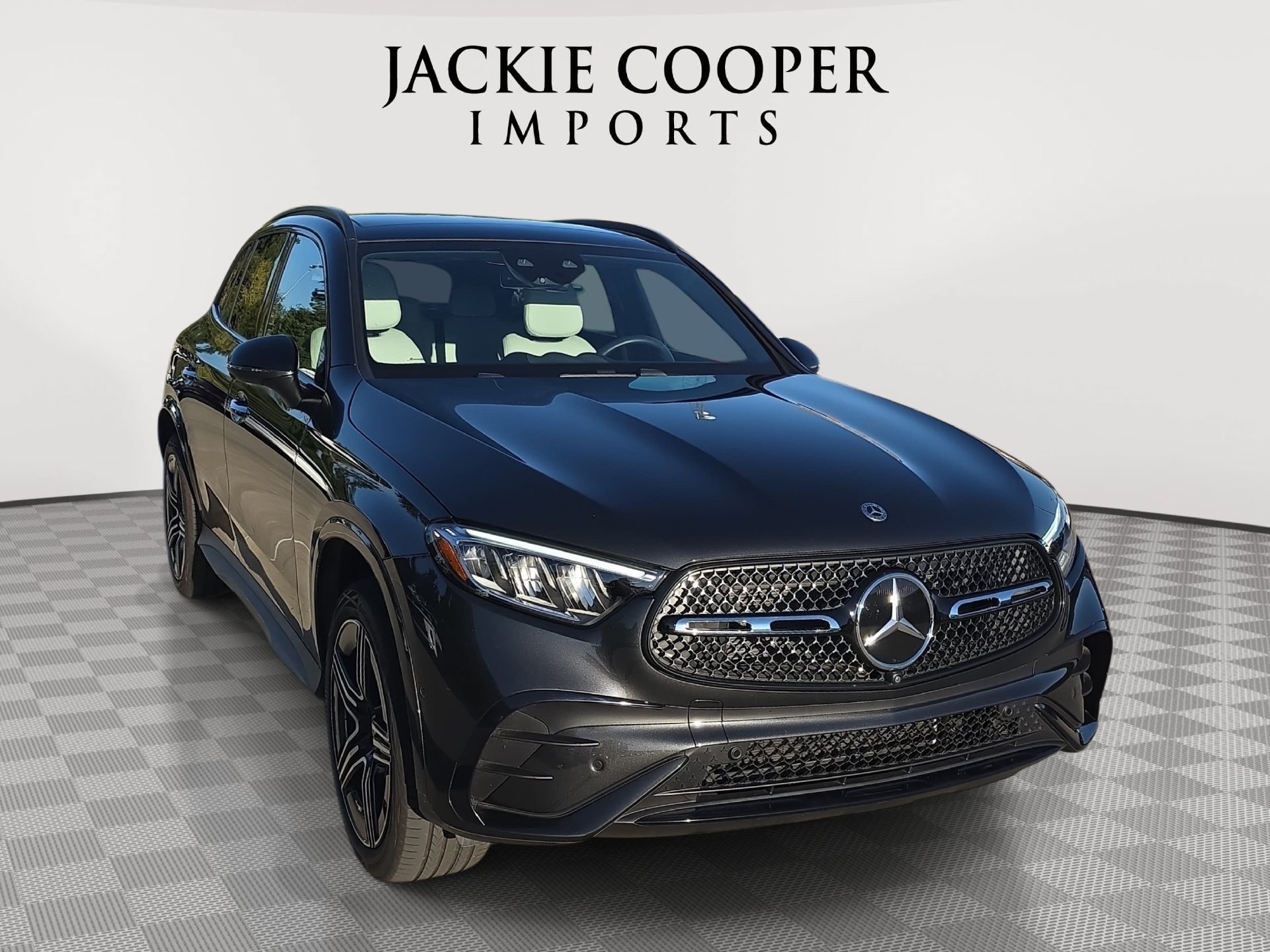 Used 2026 Mercedes-Benz GLC 300 4MATIC image 3
