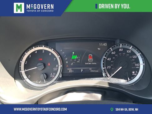 Used 2023 Toyota Highlander XLE AWD/4WD image 44