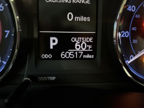 Used 2019 Toyota Corolla LE image 16