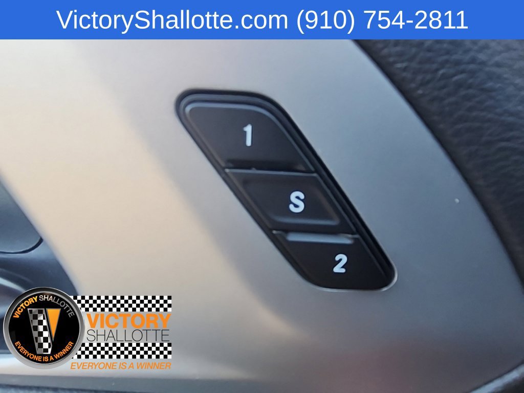 Used 2025 Chrysler Pacifica Limited FWD image 22