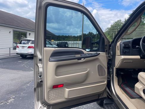 Used 2006 Ford F250 4x4 Crew Cab Super Duty image 10