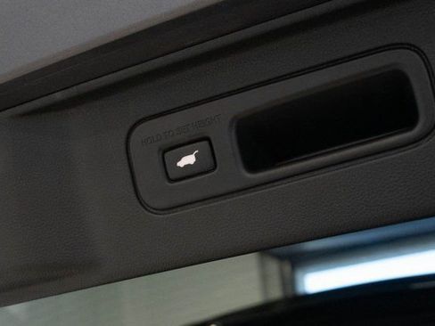 Certified 2023 Honda Pilot Elite image 19