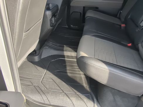 Used 2025 Chevrolet Silverado 2500 ZR2 w/ Technology Package image 36