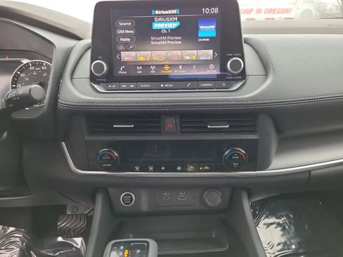 Used 2023 Nissan Rogue SV image 24