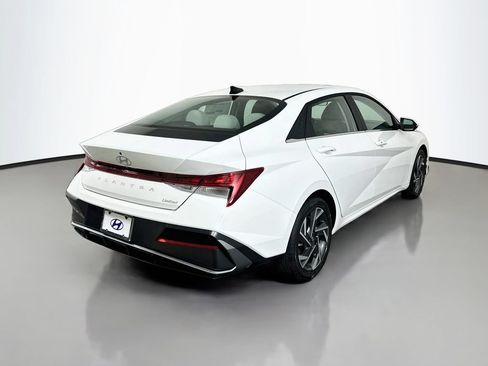 New 2026 Hyundai Elantra Limited FWD image 5