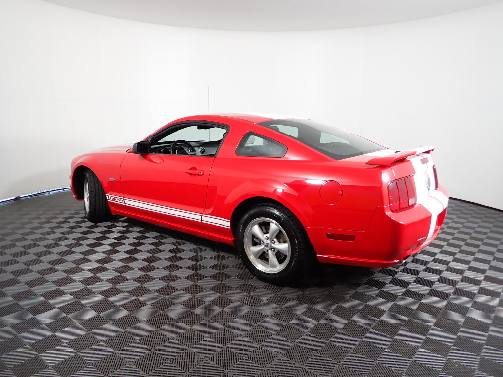 Used 2008 Ford Mustang GT RWD image 8