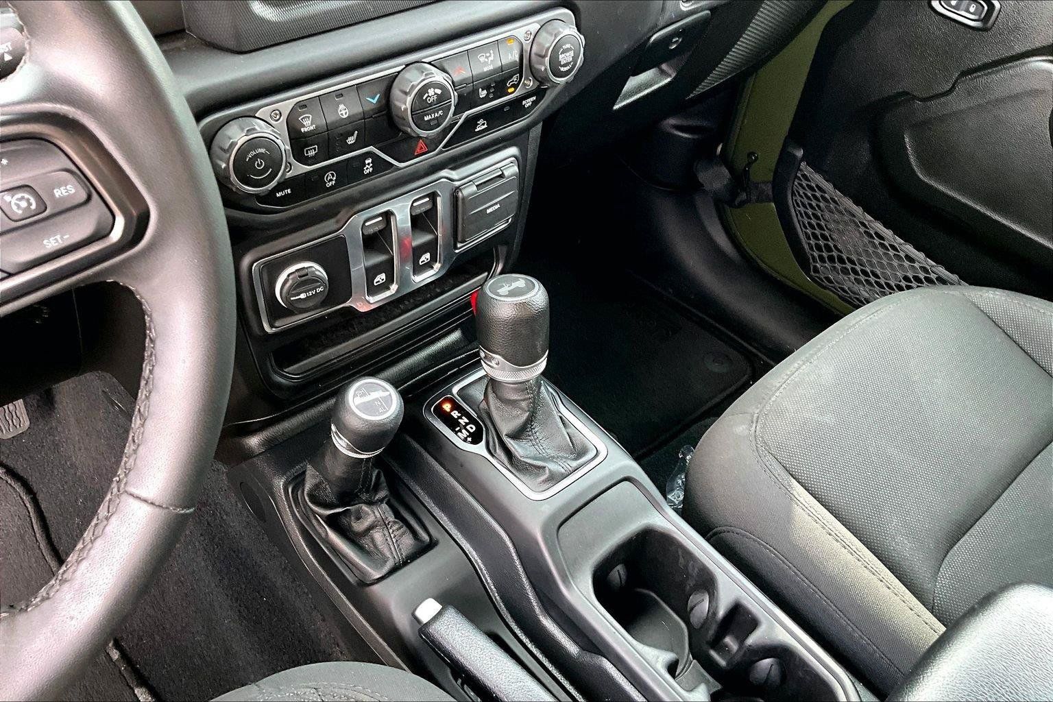 Used 2023 Jeep Wrangler Sport AWD/4WD image 16