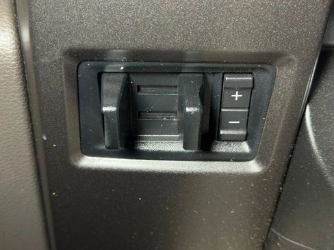 Used 2018 Ford Expedition Limited w/ Equipment Group 301A AWD/4WD image 41
