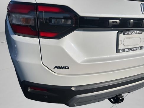 Used 2023 Honda Pilot TrailSport image 15