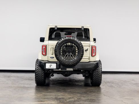 Used 2025 Ford Bronco Outer Banks AWD/4WD image 16