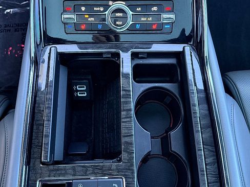 Used 2018 Lincoln Navigator L Reserve w/ Technology Package image 20