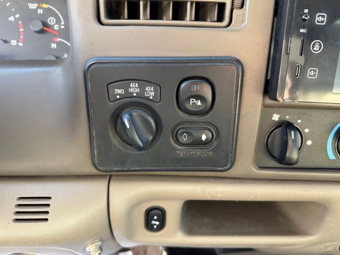 Used 2004 Ford F250 Lariat image 11