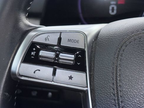 Used 2024 Kia Telluride EX w/ EX Captain's Chair Package FWD image 13