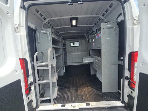 Used 2024 RAM ProMaster 2500 w/ Convenience Group FWD image 5