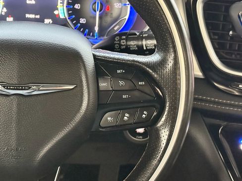 Used 2020 Chrysler Pacifica Limited w/ Advanced Safetytec Group image 32