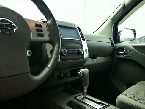 Used 2019 Nissan Frontier SV image 53