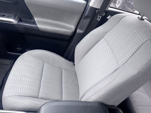 Used 2017 Toyota Tacoma SR5 image 31